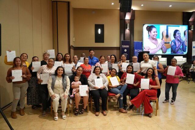 OIM IMPULSA LA REINTEGRACIÓN SOSTENIBLE DE MÁS DE 100 MUJERES DE HONDURAS CON ENTREGA DE CAPITAL SEMILLA