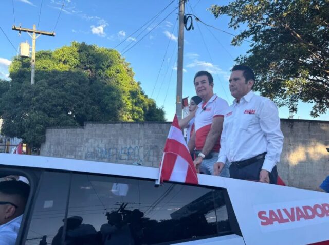 Salvador Nasralla denuncia agresiones en su cierre de campaña