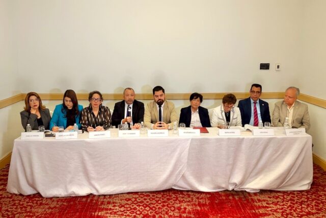 EXPERTOS JURISTAS ADVIERTEN QUE HONDURAS ENFRENTA UNA CRISIS QUE AMENAZA SU SISTEMA DEMOCRÁTICO