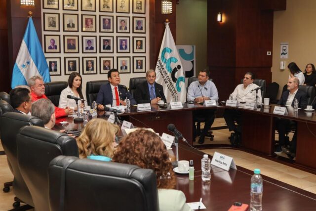 LA CCIC REALIZA ENCUENTRO INSTITUCIONAL CON EL CANDIDATO PRESIDENCIAL SALVADOR NASRALLA COMO PARTE DE LA CAMPAÑA “SI VOTAS, GANAMOS TODOS”