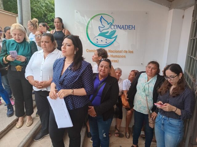 Denuncian ante el CONADEH casos de violencia contra periodista y consejera del CNE