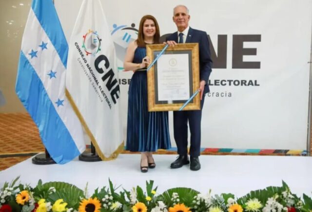 El primer “familión” del gobierno de Papi