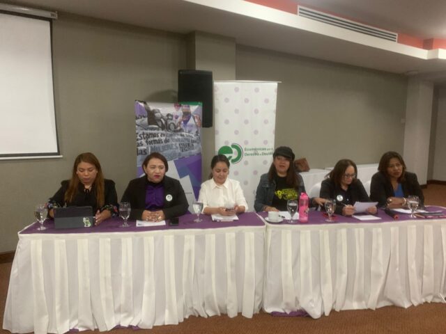 La imposición religiosa en las aulas violenta los derechos humanos