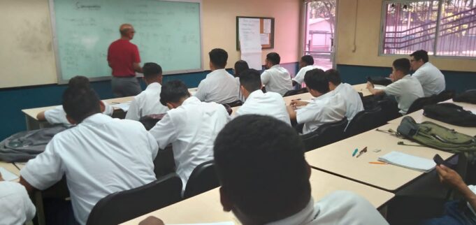 EL INFOP LE APUESTA A LA REFUNDACIÓN DE LA EDUCACIÓN EN HONDURAS