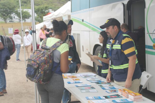 CONADEH instala unidad móvil para atender a migrantes que transitan por zona oriental del país