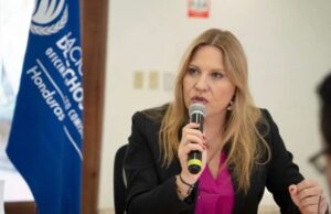 Isabel Albaladejo no está sola: defensores de derechos humanos respaldan a la representante de la ONU frente a ataques machistas