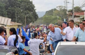 A días de las elecciones primarias, precandidatos presidenciales definen apuestas con los cierres de campaña