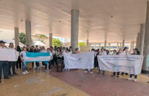 CONADEH realiza plantón en el Congreso Nacional para exigir aumento del presupuesto