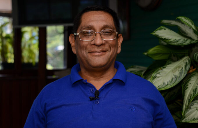 Los médicos nicaragüenses que crearon un centro de salud para atender a sus compatriotas exiliados en Costa Rica