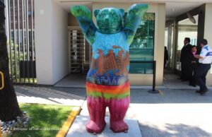 Embajada de Alemania en Honduras lanza convocatoria para pintar el primer Buddy Bear en el país.