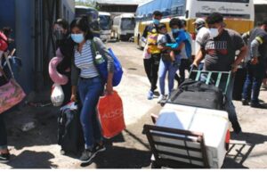 Gran flujo de viajeros marca inicio del feriado por Semana Morazánica en San Pedro Sula
