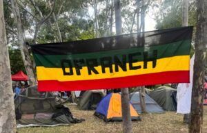 Un campamento y una voz garífuna en rebeldía: los escenarios abiertos
