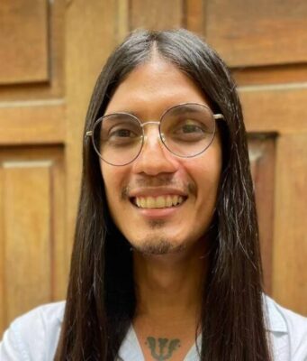 Osman Lara denuncia brutal ataque en Tela tras regresar de Europa